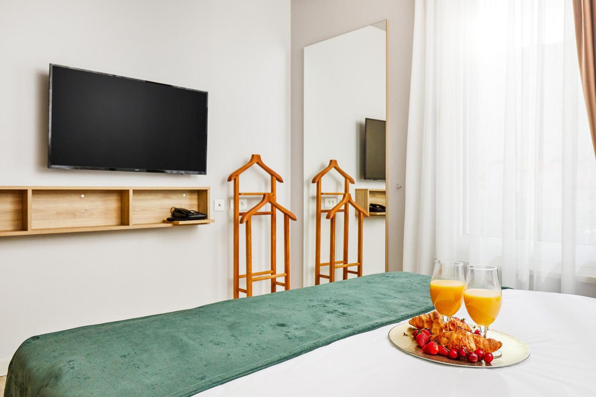 Maison W Котор Екстериор снимка